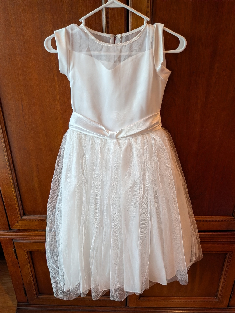 Girls White Satin & Tulle Formal Dress with Bow Size 8 Girls